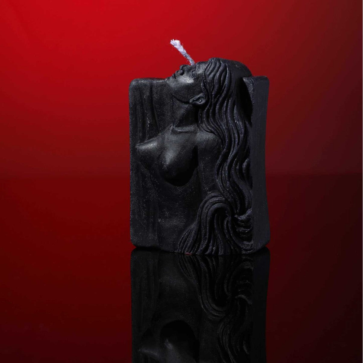 Soulmaty Artistry Female Body Front Side Ylang-Ylang Flavour Low Temperature Candle